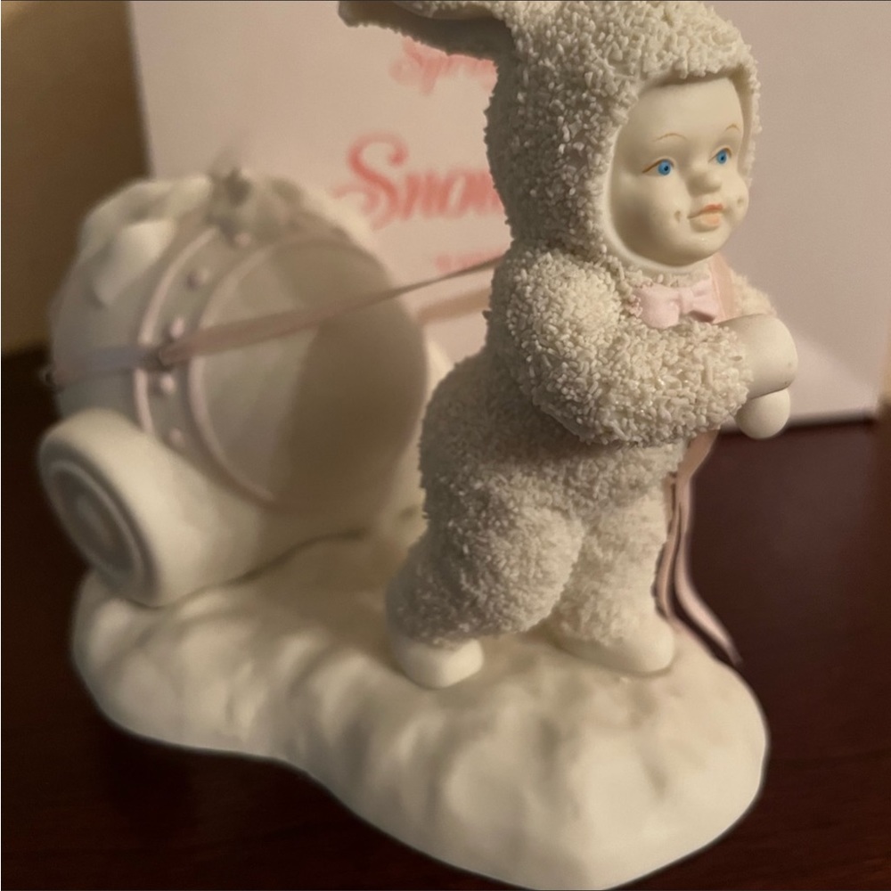 795. NIB DEPARTMENT 56 SNOWBUNNIES EASTER DELIVERY